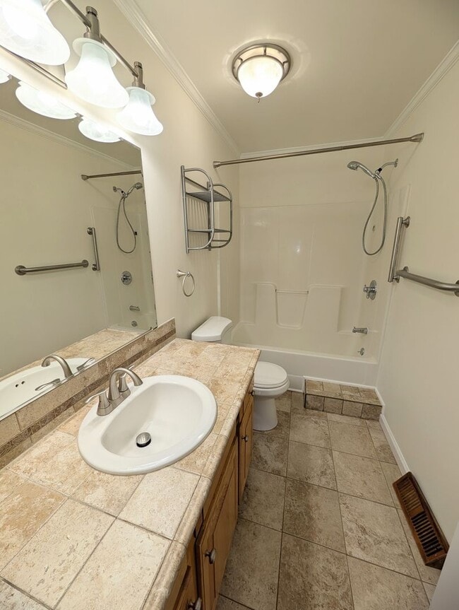 Building Photo - 5281 Barham Rd