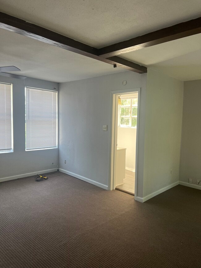 Building Photo - 2129 Ford St