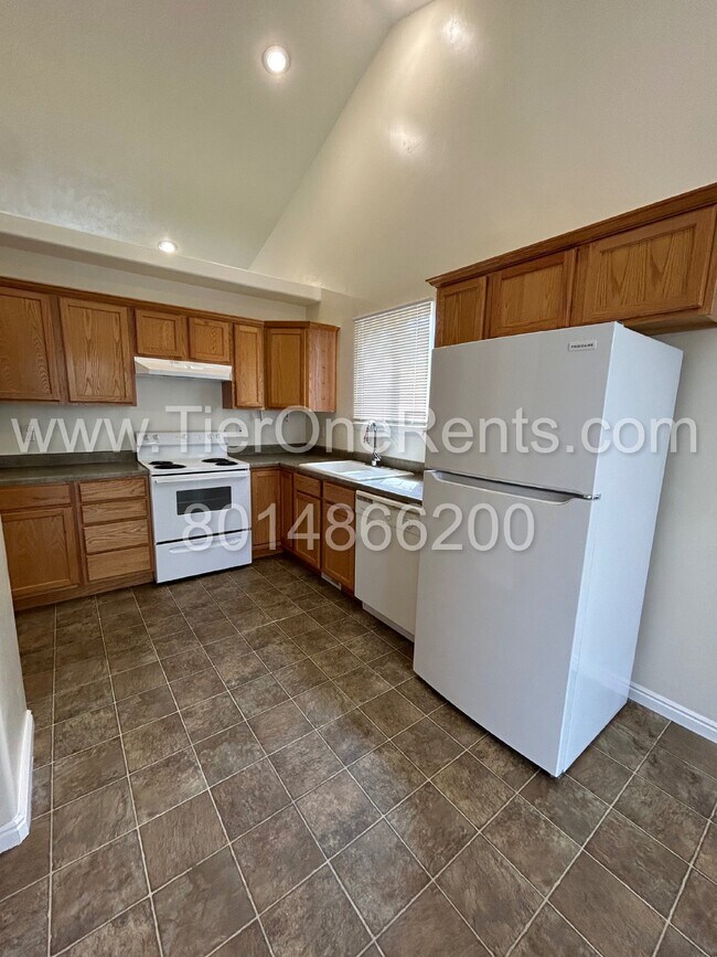 Building Photo - This property offers a NO DEPOSIT option a...