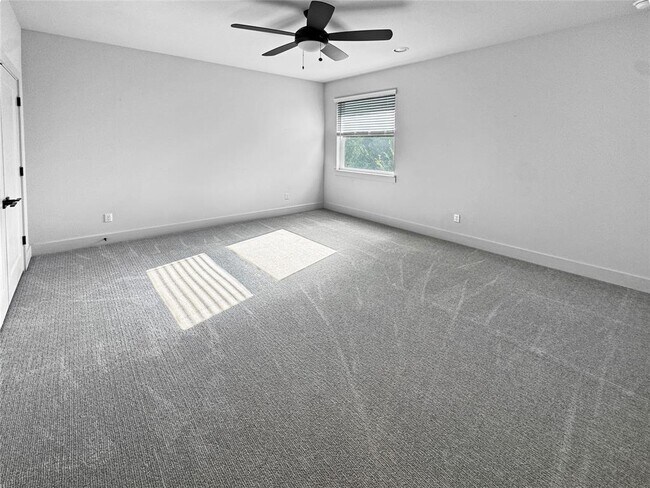 Building Photo - 1220 Westborough Ln