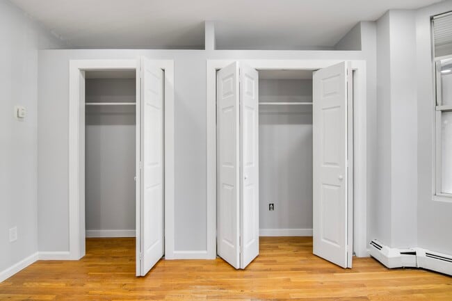 Building Photo - 325 57th St