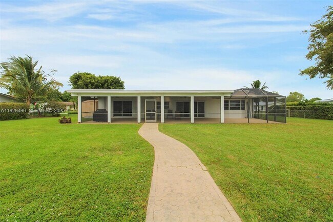 Building Photo - 10962 SW 117th St