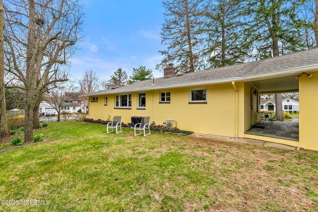 Building Photo - 14 Swan Ave