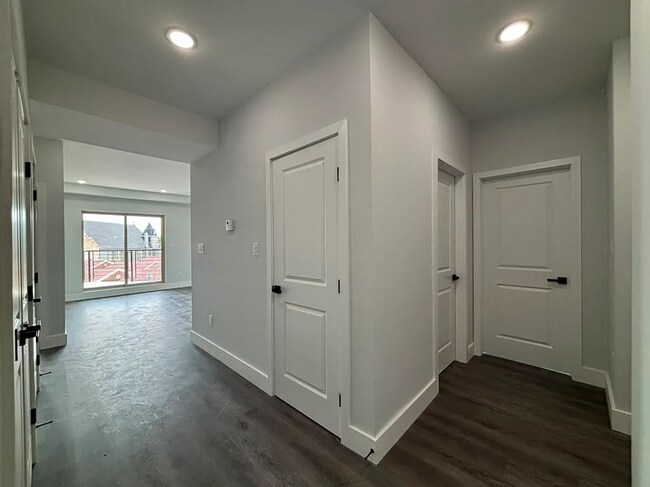 Building Photo - 675 N 41st St