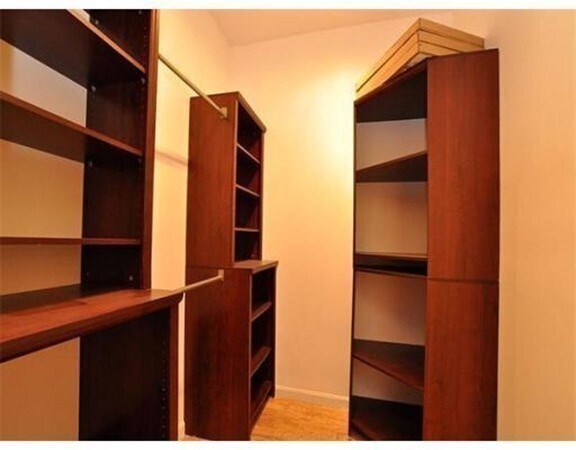 Building Photo - 33 Charter St