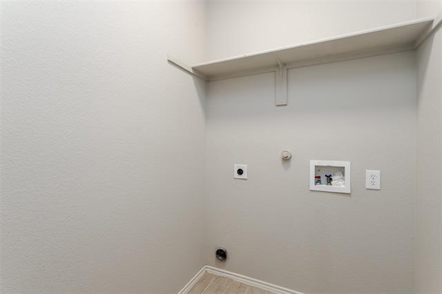 Building Photo - 3400 Fashion St