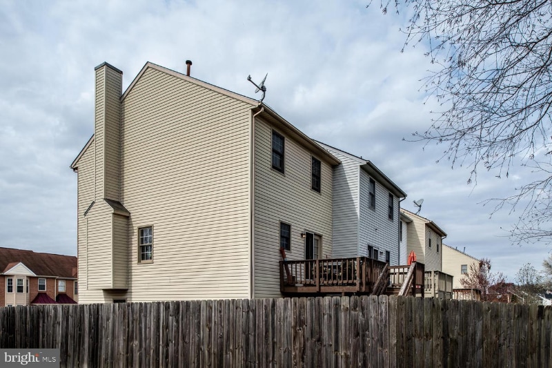 Building Photo - 200 Barrie Pl