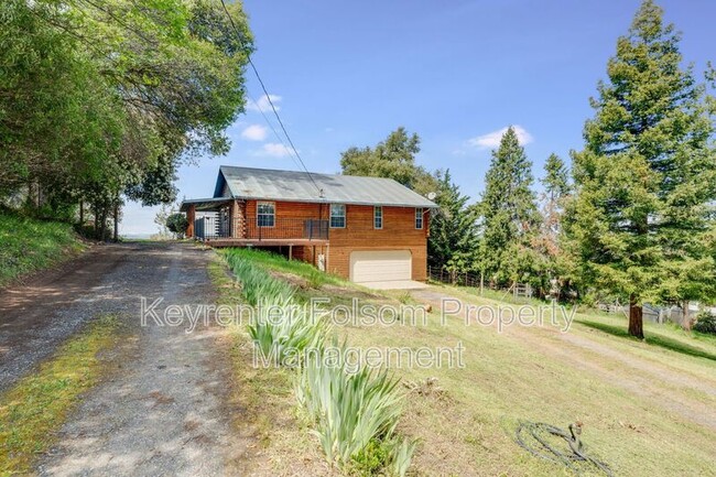 Building Photo - 5800 McKinley Dr