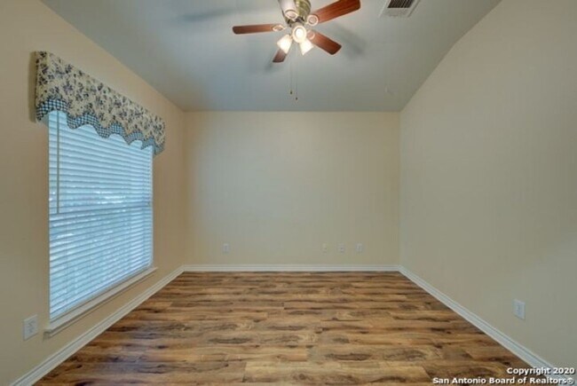 Building Photo - 3 Bedroom/2 Bath Wildhorse Subdivision