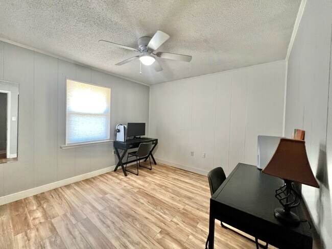 Building Photo - 2849 Penn St