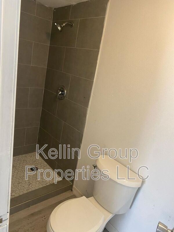 Building Photo - 5701 Middlesex Dr