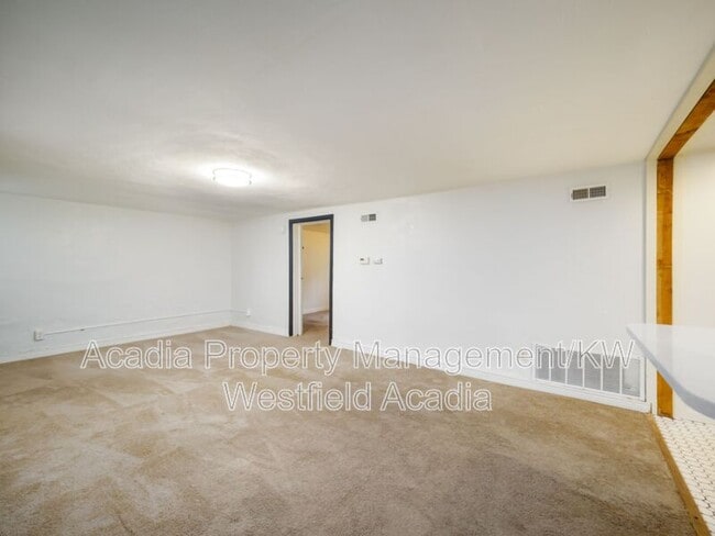 Building Photo - 620 S 900 E