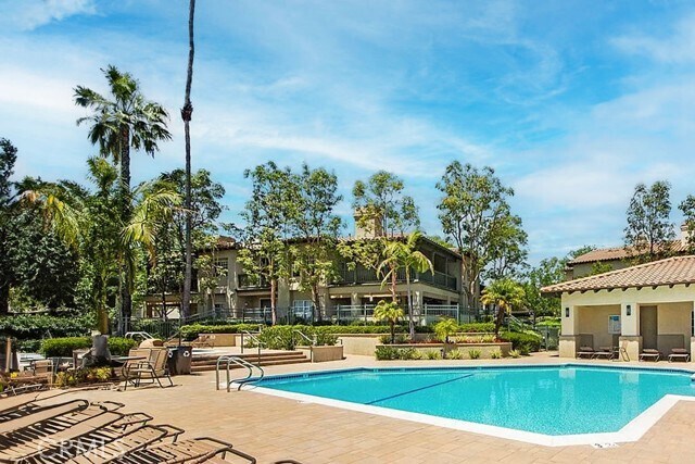 Building Photo - 205 Montana Del Lago Dr