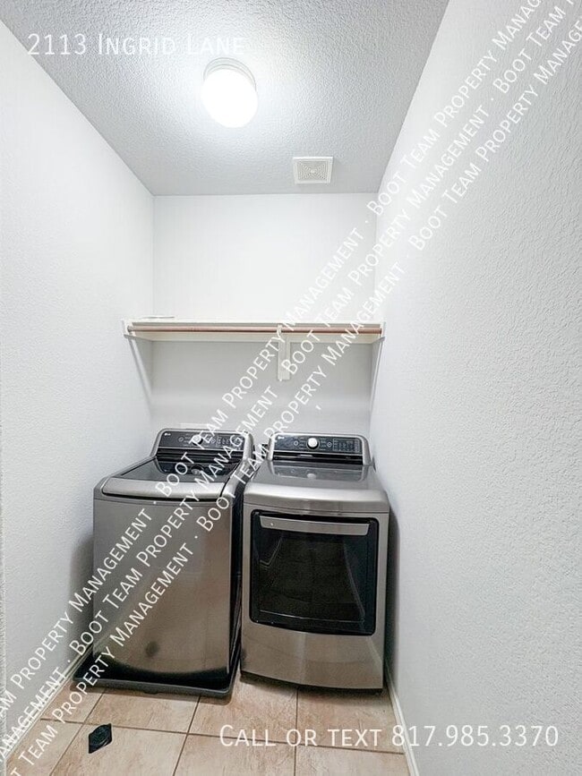 Building Photo - 2113 Ingrid Ln