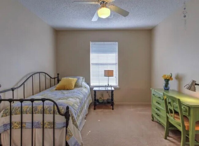 Building Photo - 4009 E 88th St