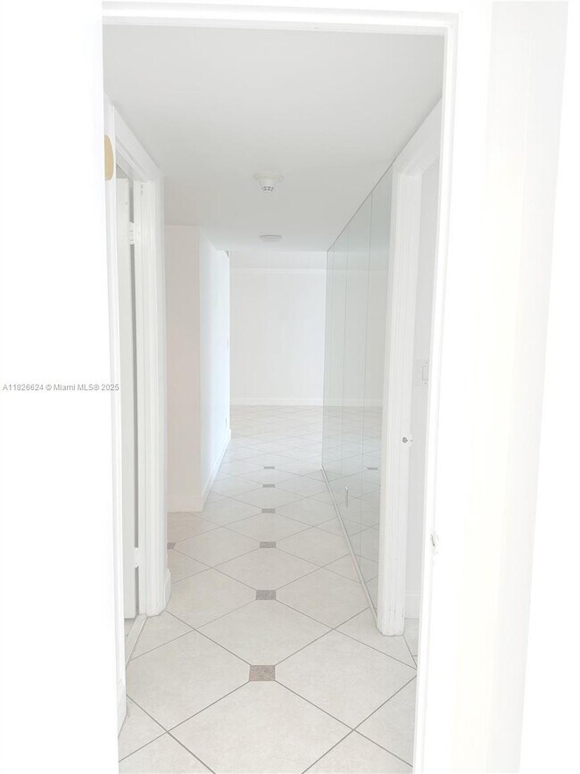 Building Photo - 150 Ocean Ln Dr