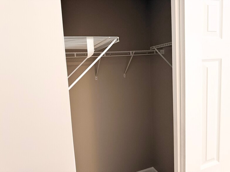 Building Photo - 4442 Snowcrest Ln