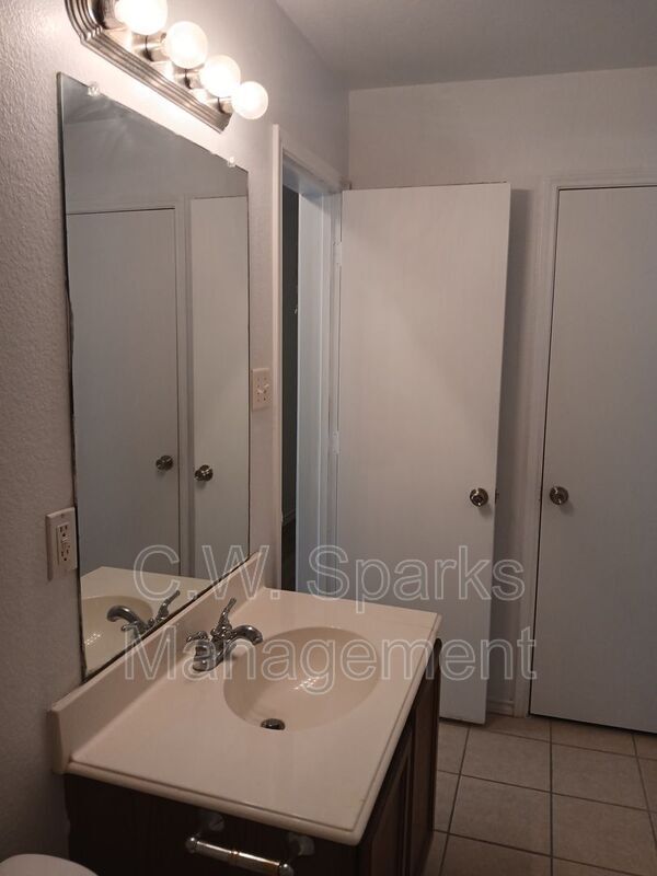 Building Photo - 13655 Biggs St