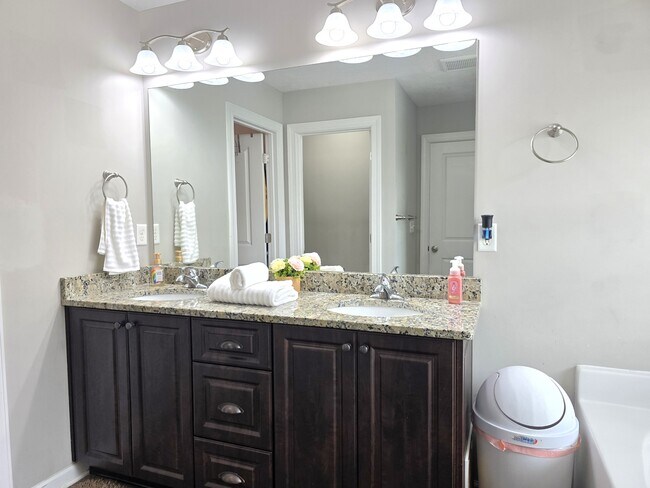 Building Photo - 840 Williford Run Dr