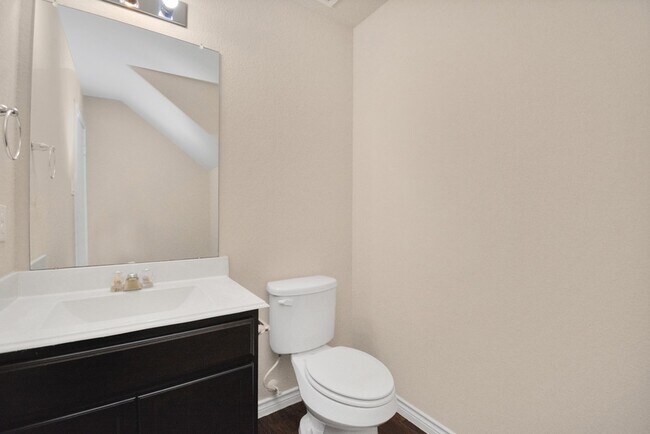 Building Photo - 3210 Aldridge Dr
