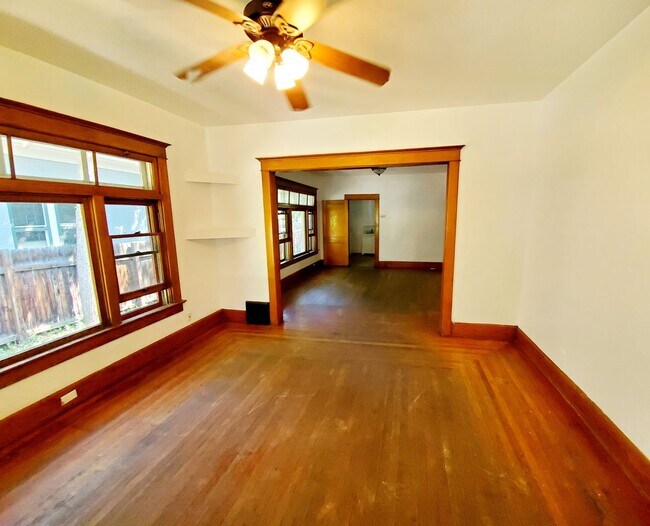 Building Photo - Charming, Spacious Rental in Old Town Fort Collins | Avail. 08/01/2026