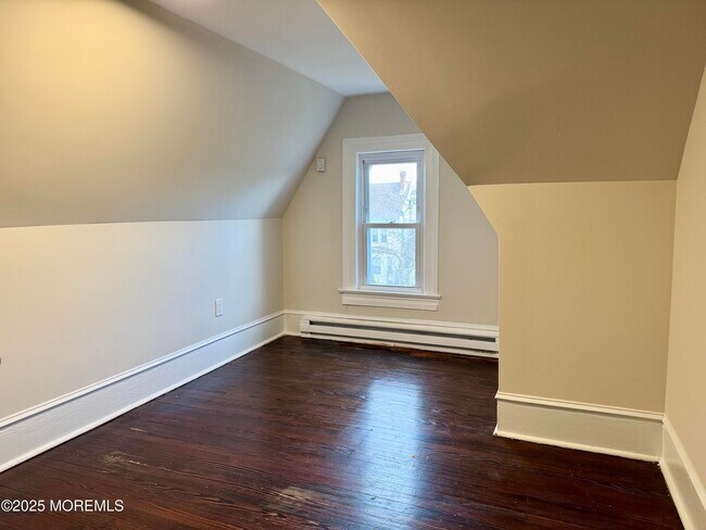 Building Photo - 1107 Grand Ave