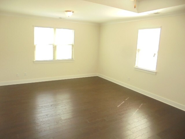 Building Photo - 1076 Adams Haven Bend