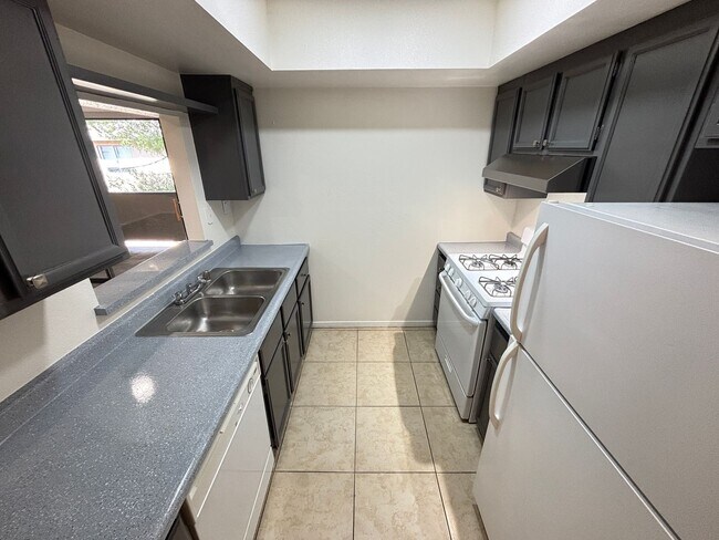Building Photo - 2883 Wheelwright Dr