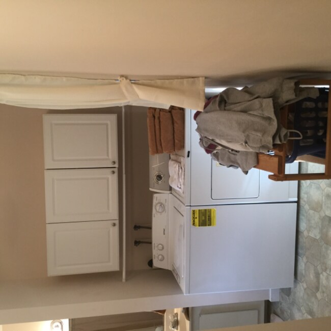 Building Photo - 8712 Greenford Dr