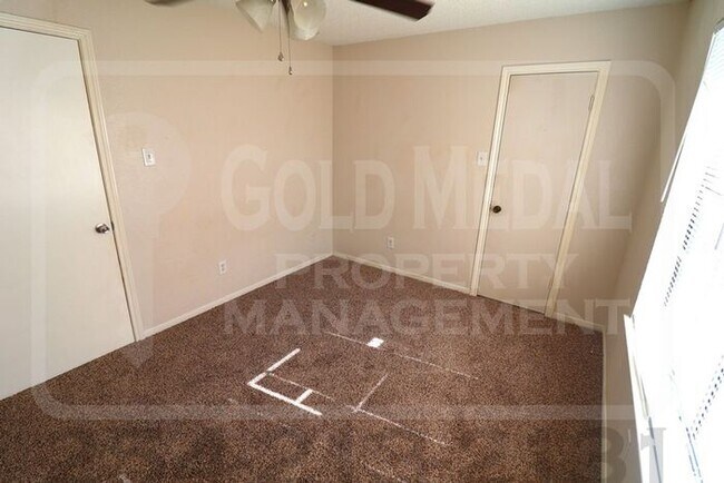 Building Photo - 503 Longhorn Cir