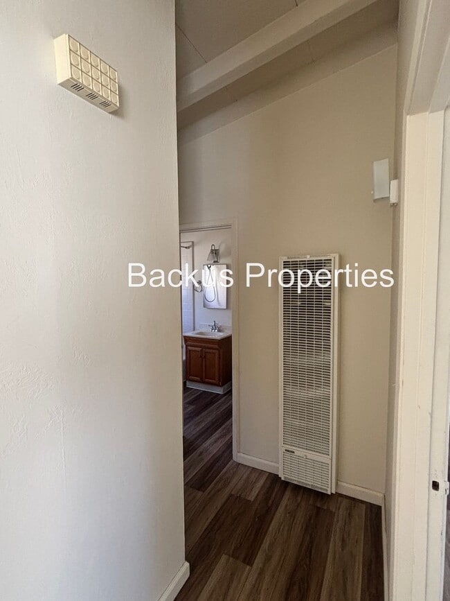 Building Photo - Close to Cannery Row- one bedroom unit in Monterey