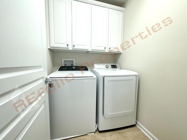 Building Photo - 219 Euphoria Cir