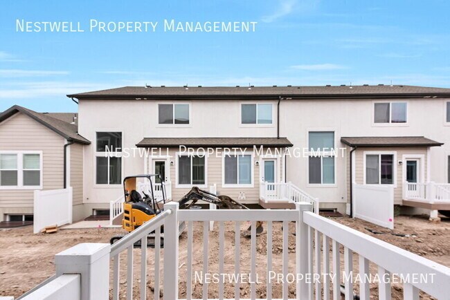 Building Photo - 1562 W State Rd