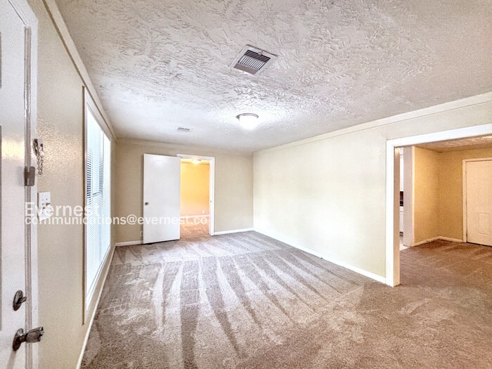 Building Photo - 815 Roosevelt