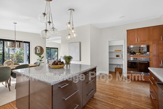 Building Photo - 3937 Orangewood Dr
