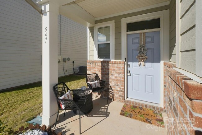 Building Photo - 547 Sitka Dr