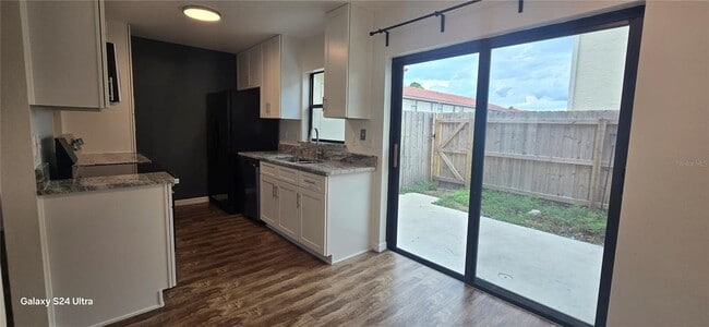 Building Photo - 6299 Arlington Ct