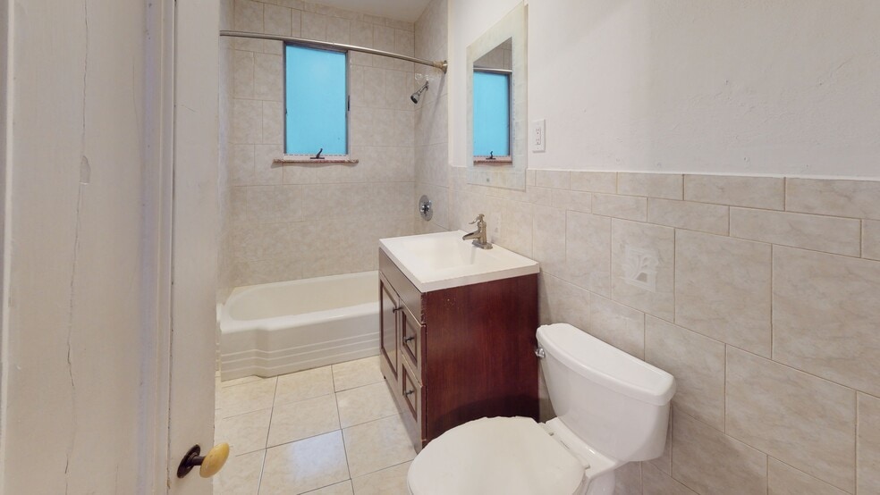 Building Photo - 36 Dodge St