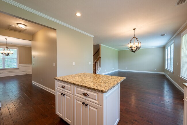 Building Photo - 536 Bunchgrass St
