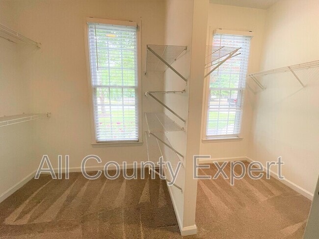 Building Photo - 3045 Spring Field Ct