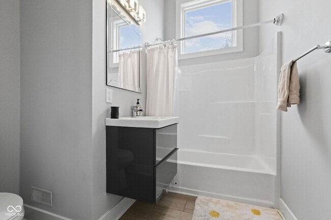 Building Photo - 2464 Broadway St