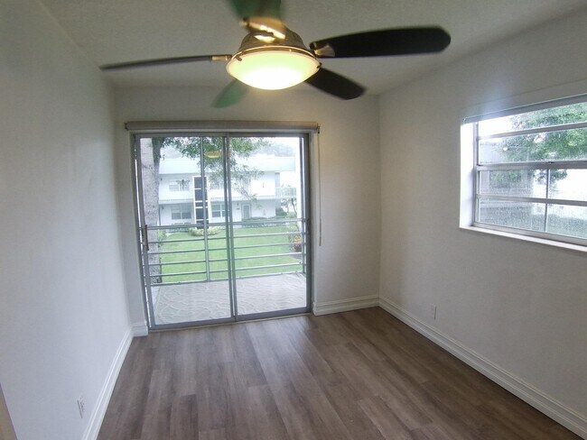 Building Photo - 854 Normandy Trail
