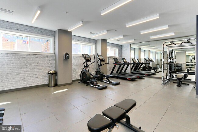 Building Photo - 635 Slaters Ln