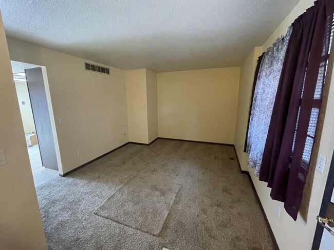 Building Photo - 776 Moccasin Trail