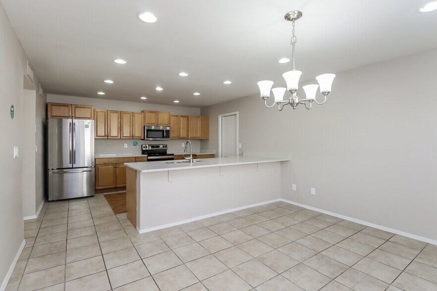 Building Photo - 4729 W Havasupai Dr