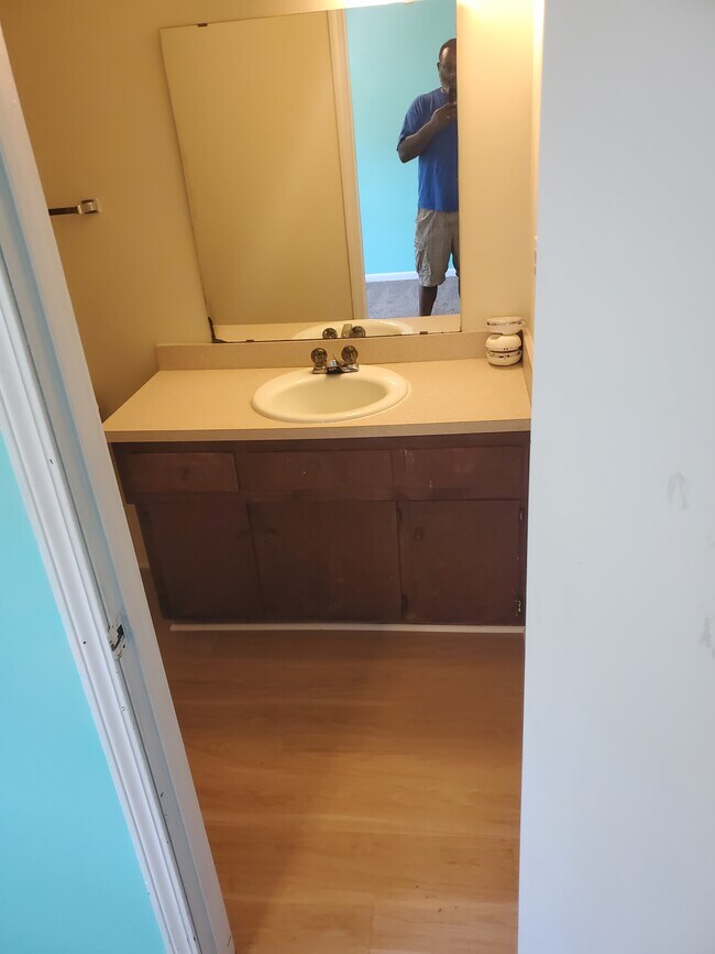 Building Photo - 1925 Heatherwood Dr