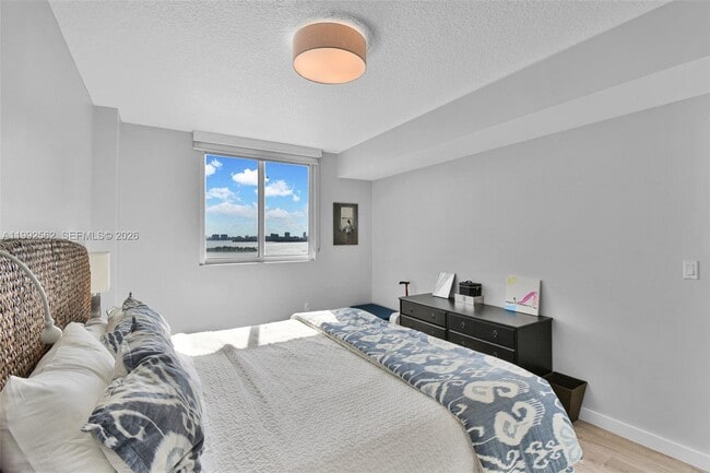 Building Photo - 601 NE 23rd St