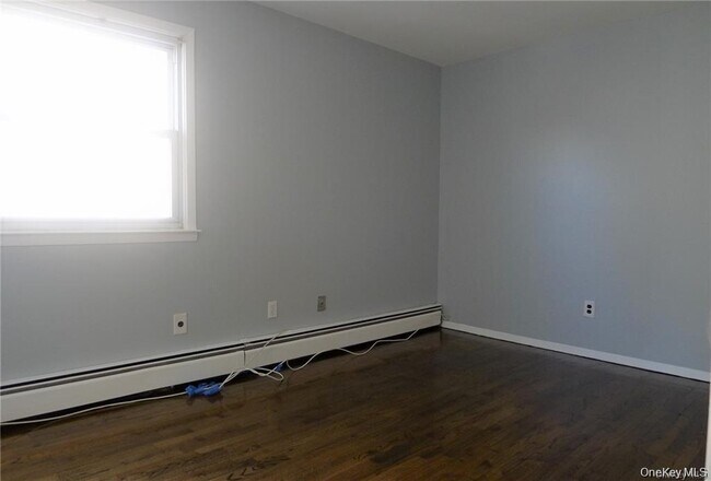 Building Photo - 156 Truman Ave