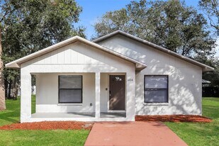 Building Photo - 1404 E Laura St