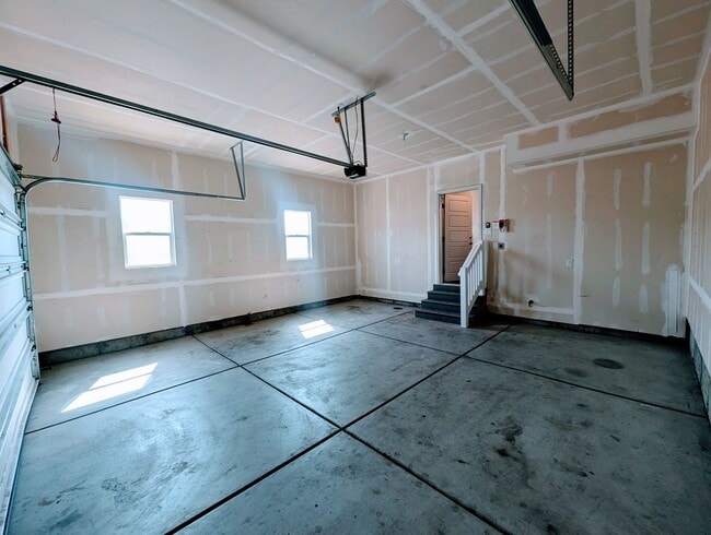Building Photo - Gorgeous Townhome!!!